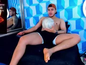 ariies13 from Chaturbate