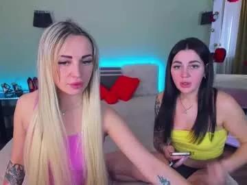 Discover our girls online shows and discover the company of countless livestreamers, with stunning shapes, sex toys and more.