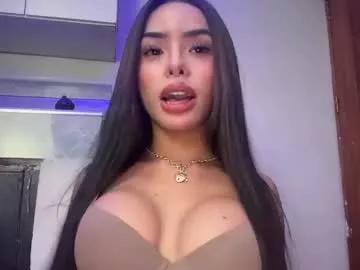 Discover our girls online shows and discover the company of countless livestreamers, with stunning shapes, sex toys and more.