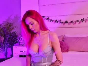 Discover our girls online shows and discover the company of countless livestreamers, with stunning shapes, sex toys and more.