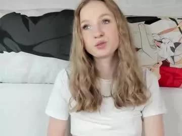 b4by_emilia from Chaturbate