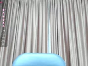 bbylarra from Chaturbate
