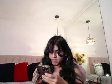 bella_poisonous from Chaturbate