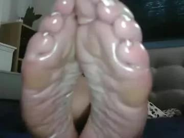 bella_sexy_feet from Chaturbate