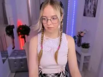 bellamontgomery from Chaturbate