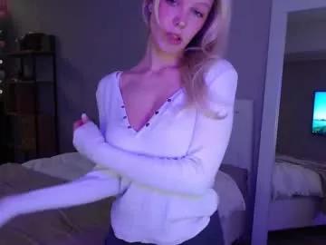 bellean_blare from Chaturbate