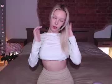bellean_blare from Chaturbate