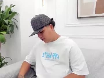 bennett_alejoo from Chaturbate