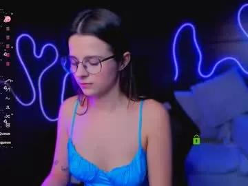 berry_alma from Chaturbate