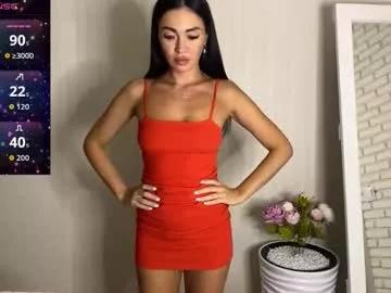 Discover our girls online shows and discover the company of countless livestreamers, with stunning shapes, sex toys and more.