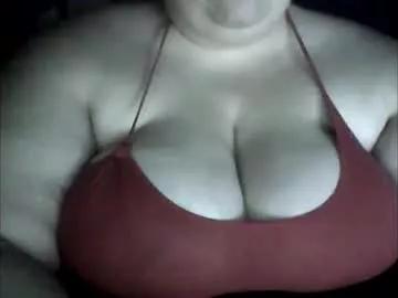 bigbitch31 from Chaturbate