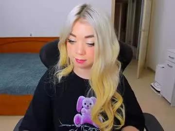 Discover our girls online shows and discover the company of countless livestreamers, with stunning shapes, sex toys and more.
