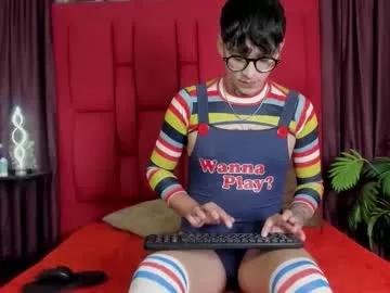 Discover our girls online shows and discover the company of countless livestreamers, with stunning shapes, sex toys and more.