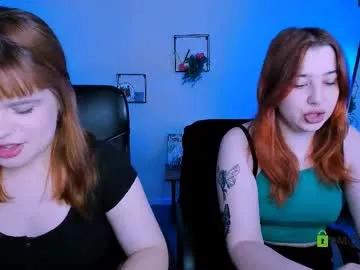 Discover our girls online shows and discover the company of countless livestreamers, with stunning shapes, sex toys and more.