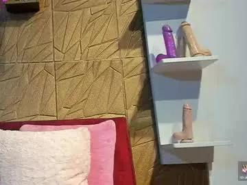 Discover our girls online shows and discover the company of countless livestreamers, with stunning shapes, sex toys and more.