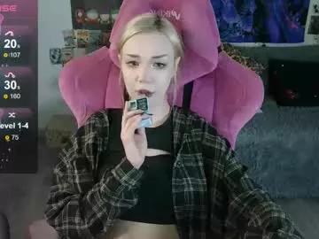 broodmommyy3 from Chaturbate