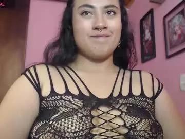 bunnyemilyr0s33 from Chaturbate