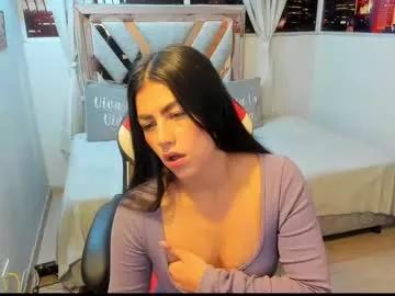Discover our girls online shows and discover the company of countless livestreamers, with stunning shapes, sex toys and more.