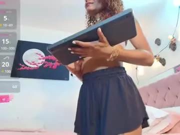 carameloo_06 from Chaturbate