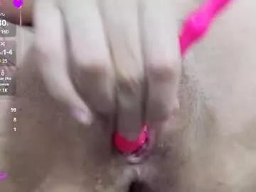 Discover our girls online shows and discover the company of countless livestreamers, with stunning shapes, sex toys and more.