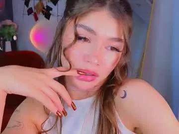 Discover our girls online shows and discover the company of countless livestreamers, with stunning shapes, sex toys and more.