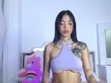 Discover our girls online shows and discover the company of countless livestreamers, with stunning shapes, sex toys and more.