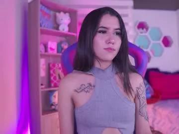 Discover our girls online shows and discover the company of countless livestreamers, with stunning shapes, sex toys and more.