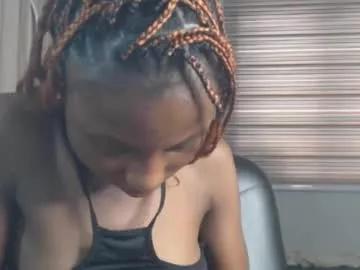 choco_petitqueen from Chaturbate