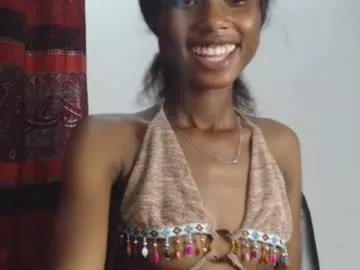 choco_petitqueen from Chaturbate