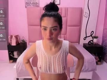 Discover our girls online shows and discover the company of countless livestreamers, with stunning shapes, sex toys and more.