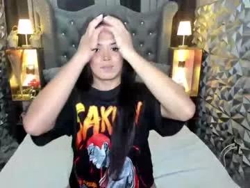 Discover our girls online shows and discover the company of countless livestreamers, with stunning shapes, sex toys and more.