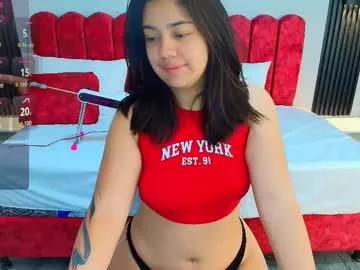 Discover our girls online shows and discover the company of countless livestreamers, with stunning shapes, sex toys and more.
