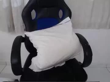 corolaxxl from Chaturbate