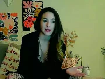 Discover our girls online shows and discover the company of countless livestreamers, with stunning shapes, sex toys and more.