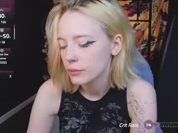 crackling_tati from Chaturbate