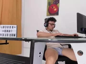 curly_and_muscle from Chaturbate is Freechat