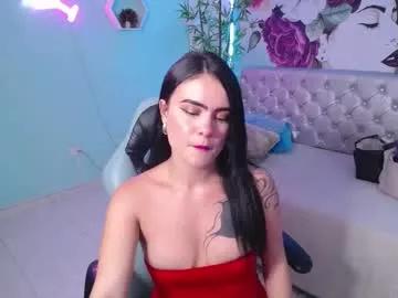 Discover our girls online shows and discover the company of countless livestreamers, with stunning shapes, sex toys and more.