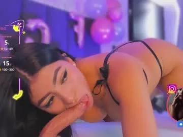 Discover our girls online shows and discover the company of countless livestreamers, with stunning shapes, sex toys and more.