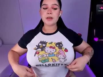 Discover our girls online shows and discover the company of countless livestreamers, with stunning shapes, sex toys and more.
