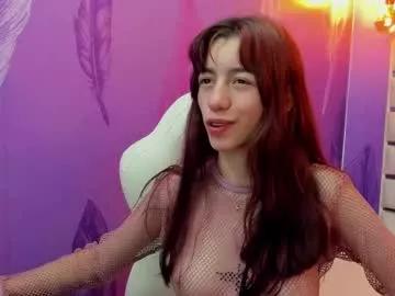 Discover our girls online shows and discover the company of countless livestreamers, with stunning shapes, sex toys and more.