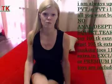 decentwhore from Chaturbate