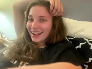deepthroatqueen33 from Chaturbate