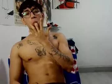 dillom420 from Chaturbate