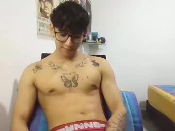 dillom420 from Chaturbate