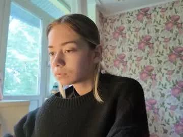 Dinorahmroczkowski webcams show profile image 