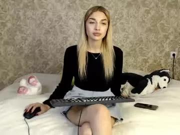 ellamilla from Chaturbate