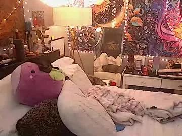 elleekaypetite from Chaturbate