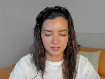 ellelure_ from Chaturbate