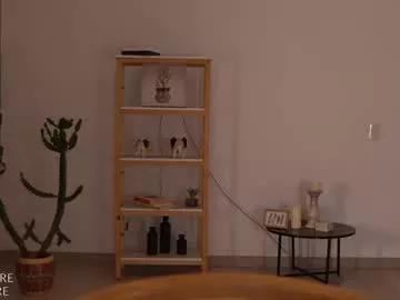 ellelure_ from Chaturbate