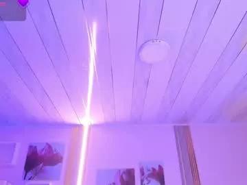 elliee_taylorr from Chaturbate